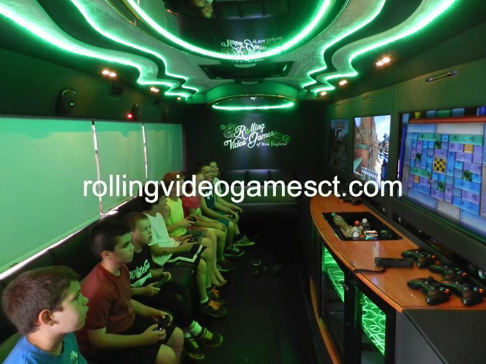 Mobile Game Limo Bus  Rolling Video Games